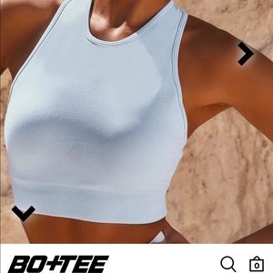 Bo and Tee Success Seamless High Neck Crop Top - L